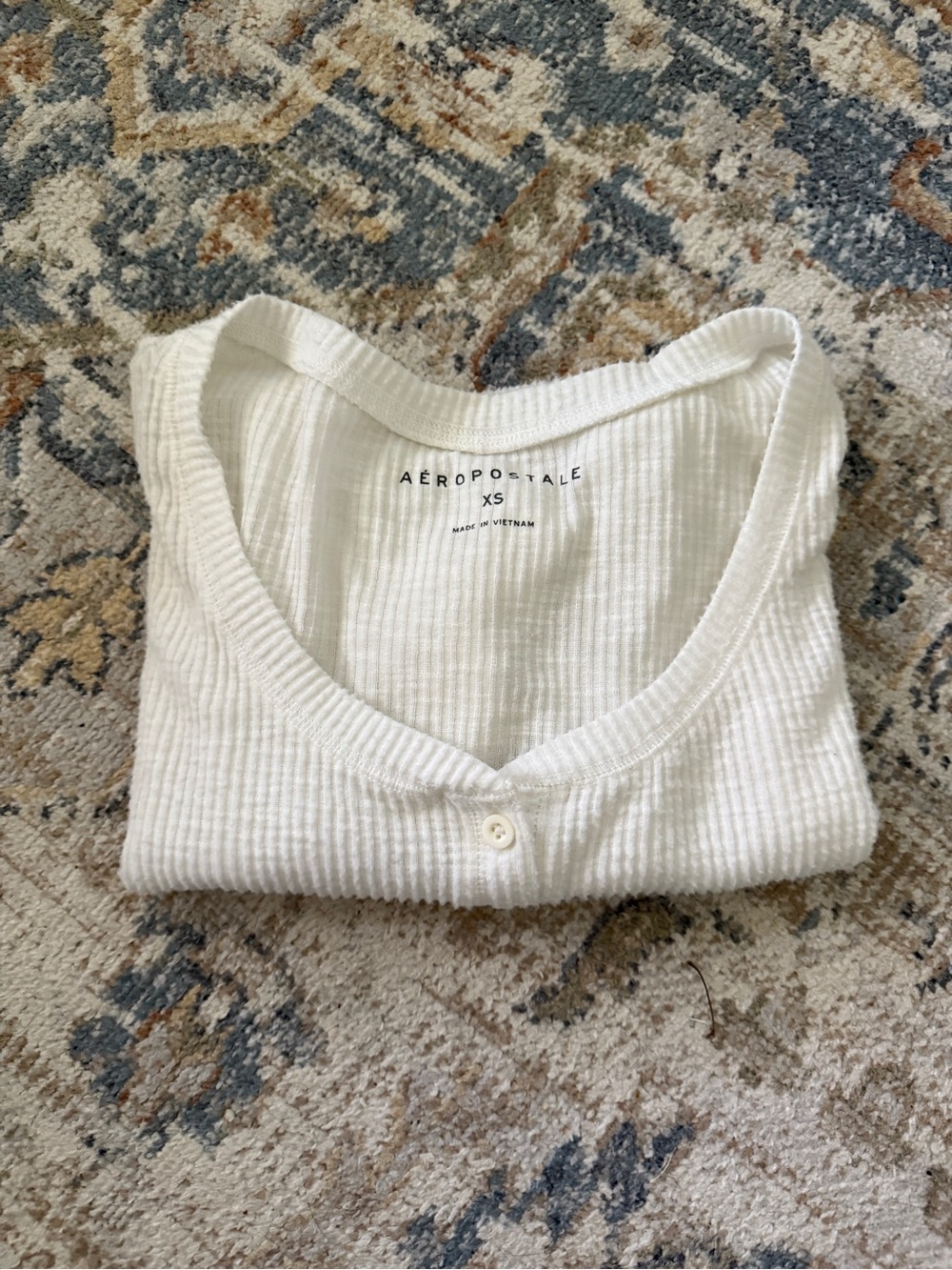 Aeropostale White Ribbed Button-Front Women's Top